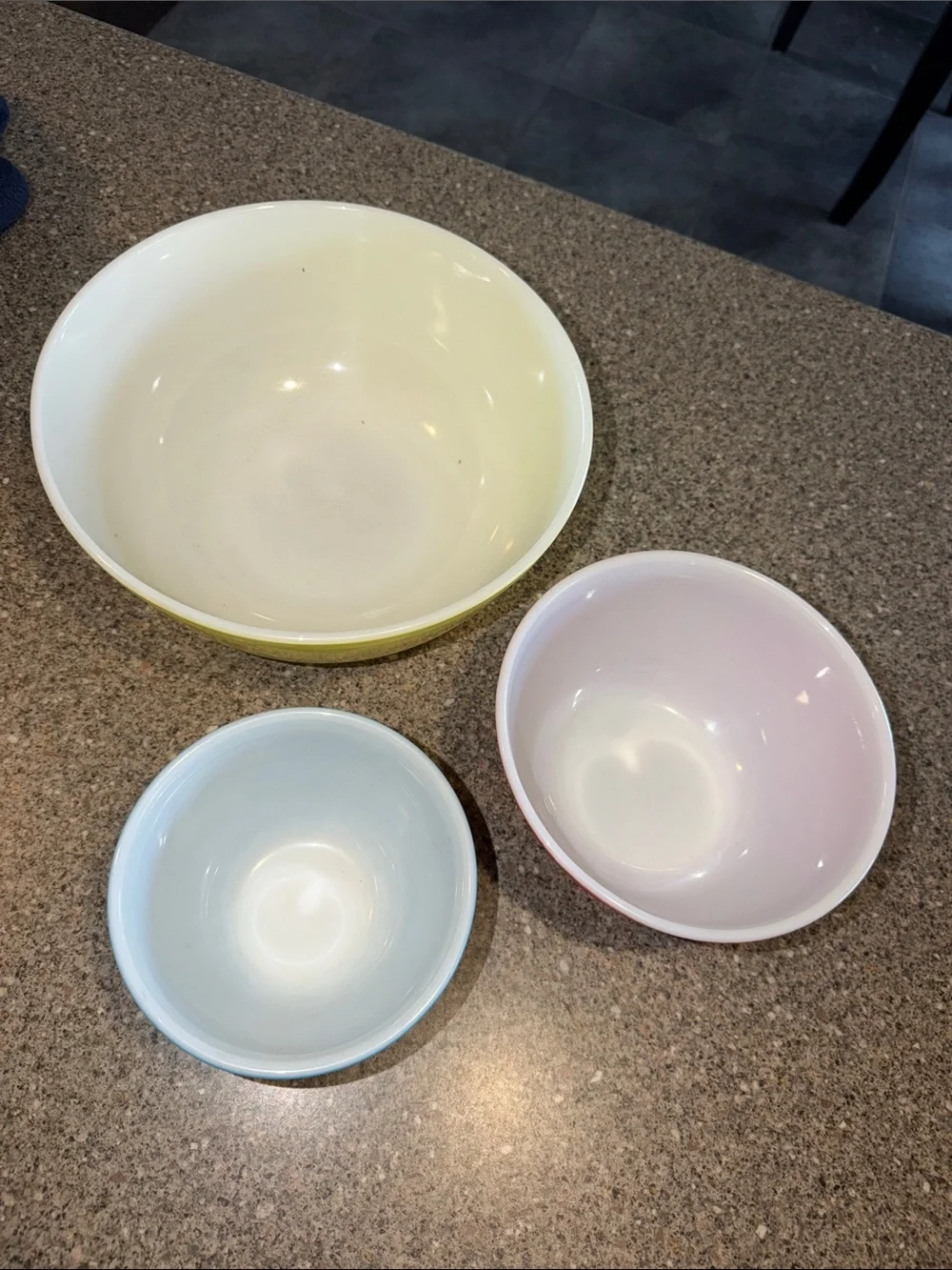 Pyrex Yellow, Red & Blue Mixing Bowl Set - vintage